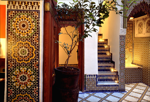 В марокканском стиле стены