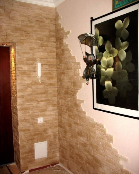 Декоративные кирпичики на стену в коридоре + фото