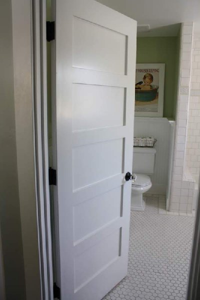 Двери для туалета и ванной
