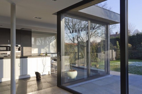 Веранда из стекла, пристроенная к дому: примеры дизайна и интерьера + фото