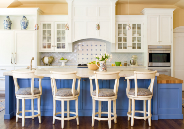 Бело-голубая кухня в интерьере + фото