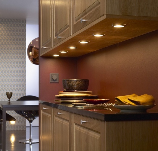 Мебельные светильники для кухни на шкафы