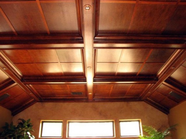 Подшивной потолок из гипсокартона и дерева своими руками
