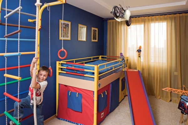 Детский спортивный уголок для квартиры + фото