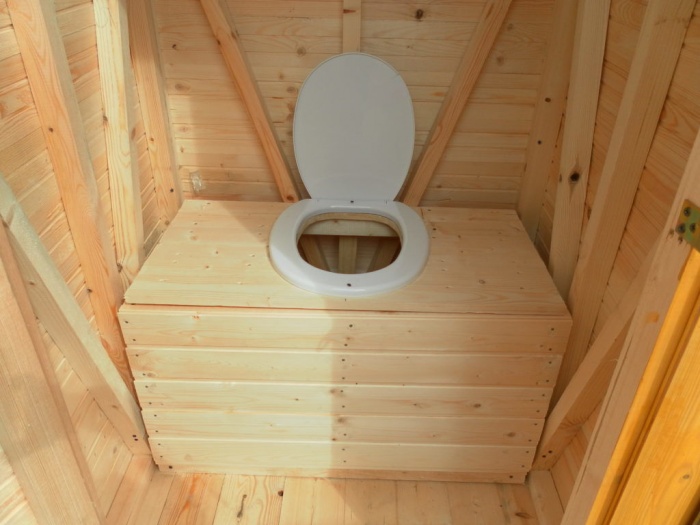 Унитаз для дачного туалета