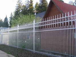 Забор из металлического штакетника своими руками: фото, отзывы